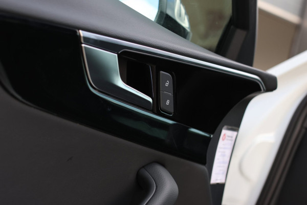 Audi A4 Avant 35 TFSI 3X S-Line *Led*Stoelverwarming*Ambienteverlichting*