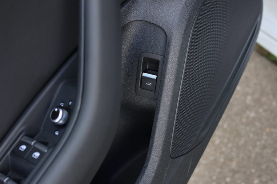 Audi A4 Avant 35 TFSI 3X S-Line *Led*Stoelverwarming*Ambienteverlichting*