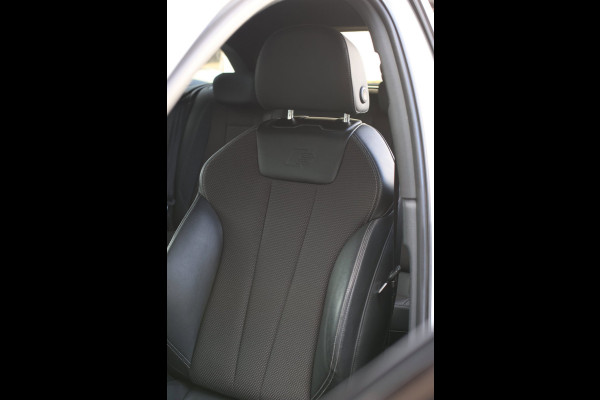 Audi A4 Avant 35 TFSI 3X S-Line *Led*Stoelverwarming*Ambienteverlichting*