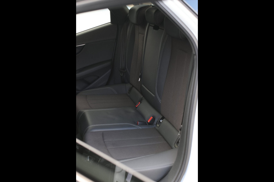 Audi A4 Avant 35 TFSI 3X S-Line *Led*Stoelverwarming*Ambienteverlichting*