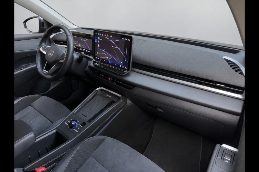 Volkswagen T-Roc 1.5 eTSI 150PK DSG STYLE ALCANTARA/IQ.LIGHT/TREKHAAK
