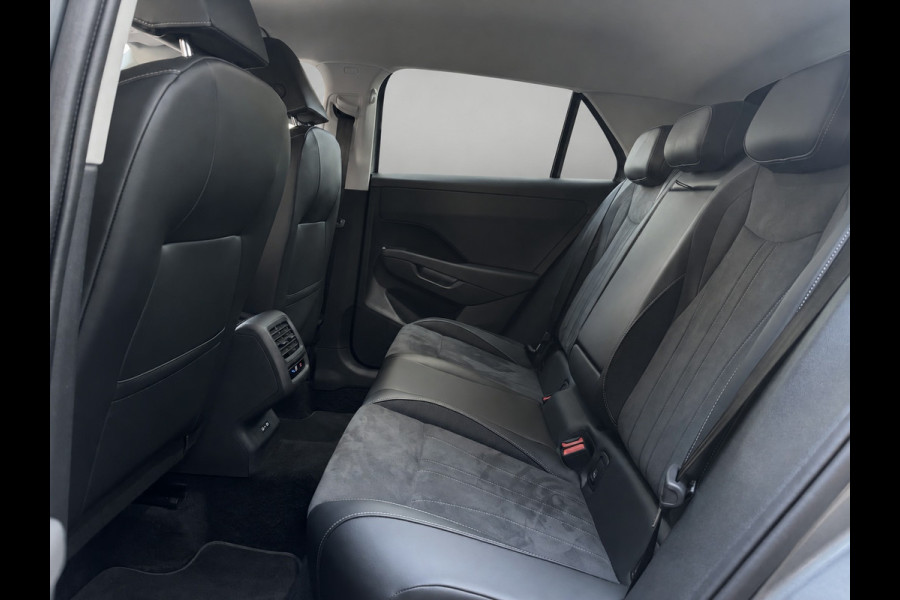 Volkswagen T-Roc 1.5 eTSI 150PK DSG STYLE ALCANTARA/IQ.LIGHT/TREKHAAK