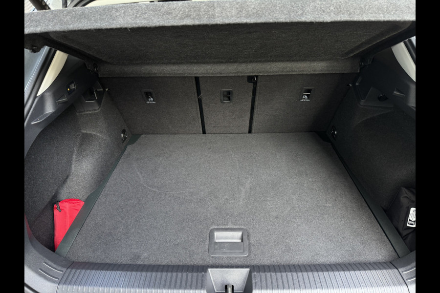 Volkswagen T-Roc 1.5 eTSI 150PK DSG STYLE ALCANTARA/IQ.LIGHT/TREKHAAK