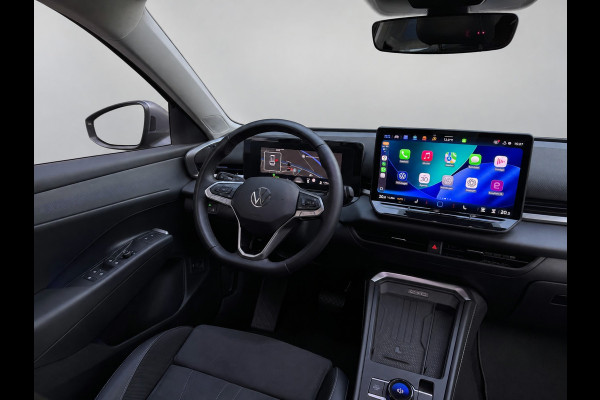 Volkswagen T-Roc 1.5 eTSI 150PK DSG STYLE ALCANTARA/IQ.LIGHT/TREKHAAK