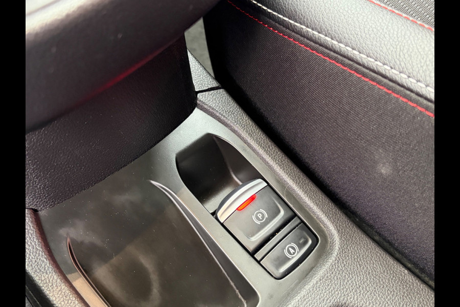Renault Clio 1.0 TCe R.S. Line / camera / carplay
