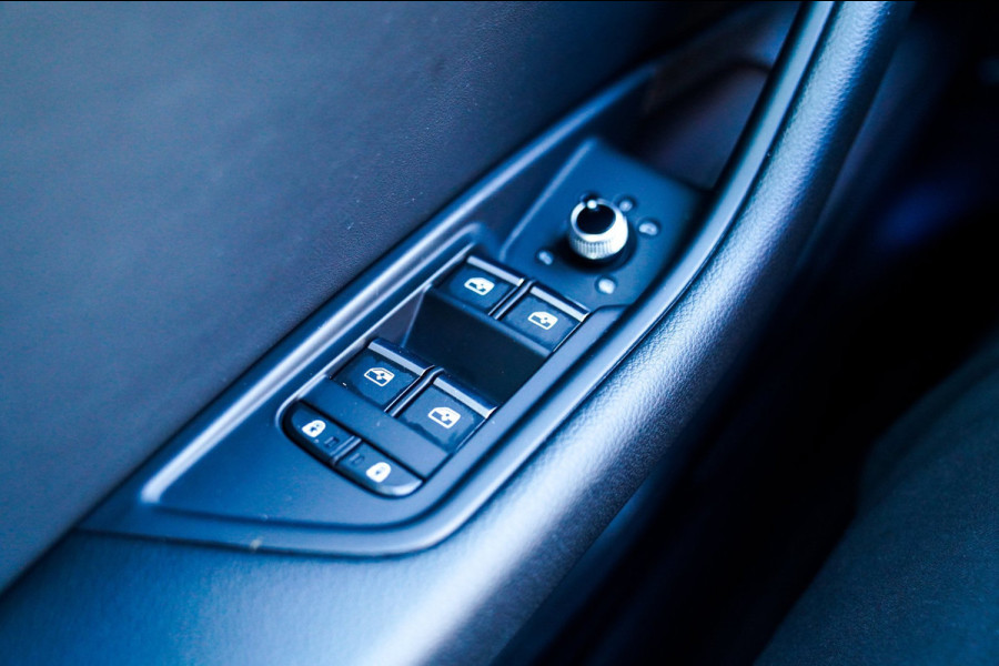 Audi A5 Sportback 40 TFSI S edition | Camera | S- Sportstoelen | Apple Carplay | Audi Pre-Sense | Digitaal Dashboard