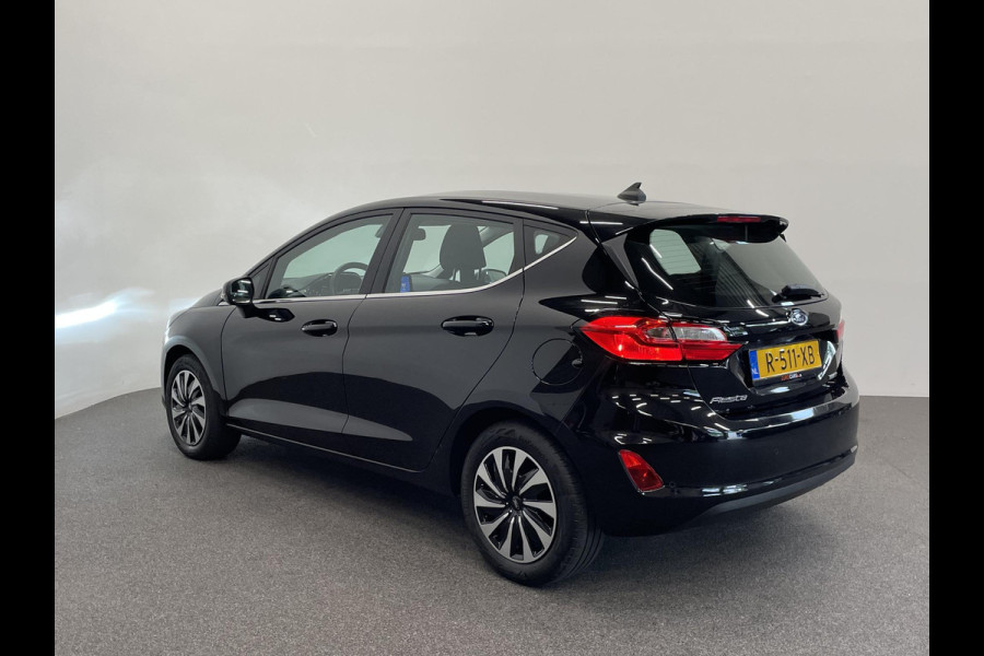 Ford Fiesta 1.0 EcoBoost 125pk Hybrid Titanium Navigatie Apple Carplay Android Auto Parkeersensoren achter Full LED Cruise Control Climate Control