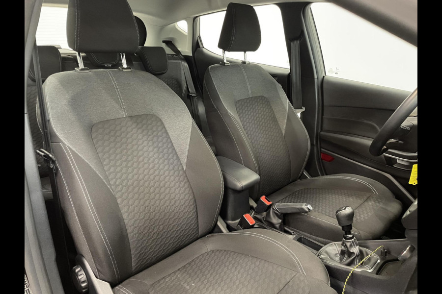 Ford Fiesta 1.0 EcoBoost 125pk Hybrid Titanium Navigatie Apple Carplay Android Auto Parkeersensoren achter Full LED Cruise Control Climate Control