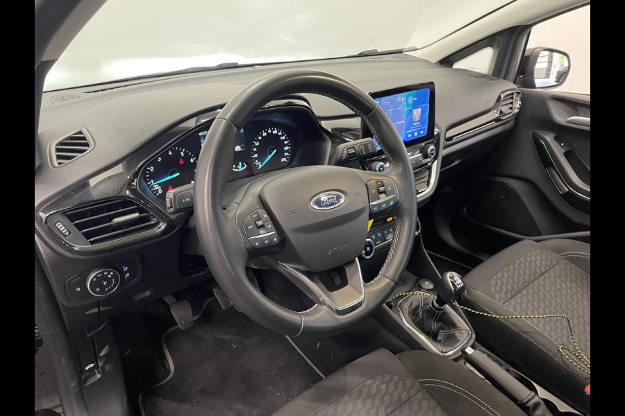 Ford Fiesta 1.0 EcoBoost 125pk Hybrid Titanium Navigatie Apple Carplay Android Auto Parkeersensoren achter Full LED Cruise Control Climate Control