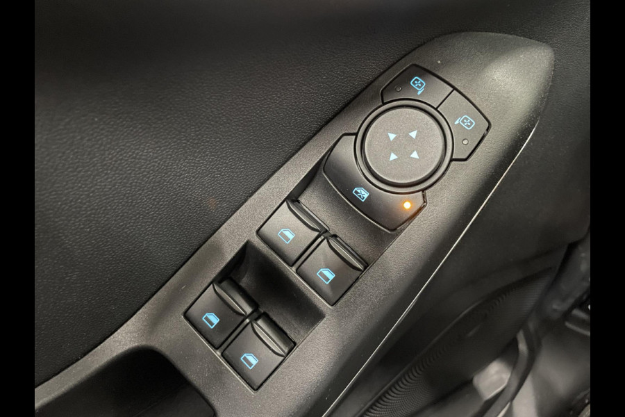 Ford Fiesta 1.0 EcoBoost 125pk Hybrid Titanium Navigatie Apple Carplay Android Auto Parkeersensoren achter Full LED Cruise Control Climate Control
