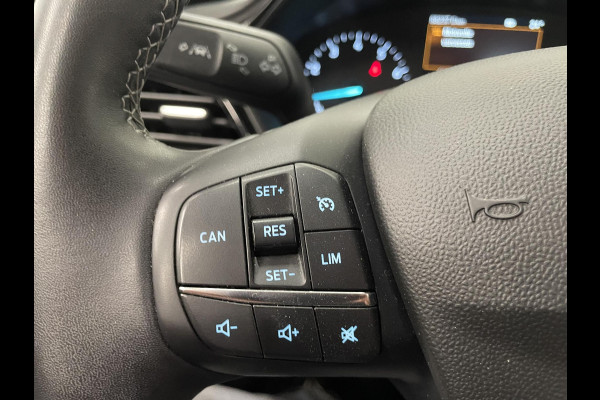 Ford Fiesta 1.0 EcoBoost 125pk Hybrid Titanium Navigatie Apple Carplay Android Auto Parkeersensoren achter Full LED Cruise Control Climate Control