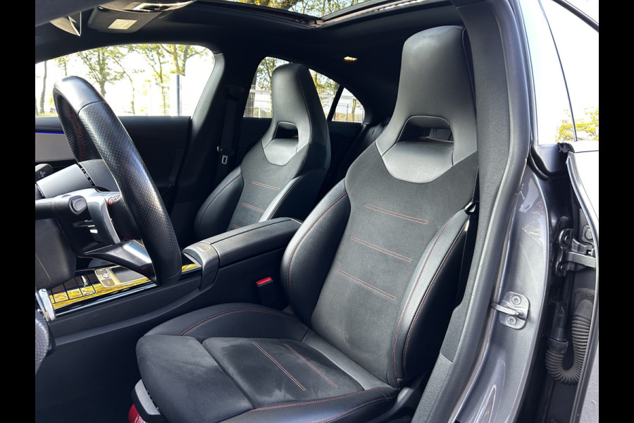 Mercedes-Benz CLA-Klasse 250e AMG // Panoramdadak // Keyless // Nightpakket // Camera // Carplay