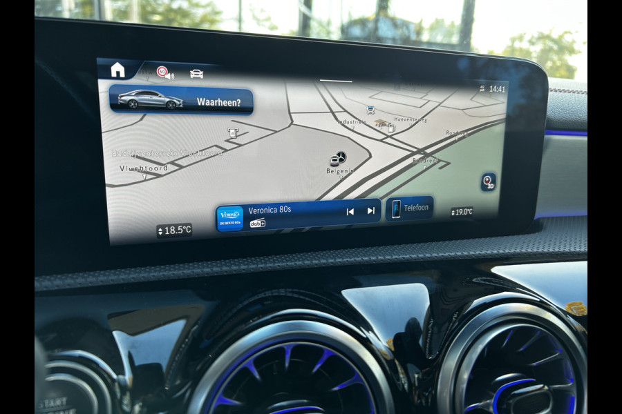 Mercedes-Benz CLA-Klasse 250e AMG // Panoramdadak // Keyless // Nightpakket // Camera // Carplay