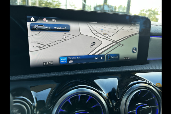 Mercedes-Benz CLA-Klasse 250e AMG // Panoramdadak // Keyless // Nightpakket // Camera // Carplay