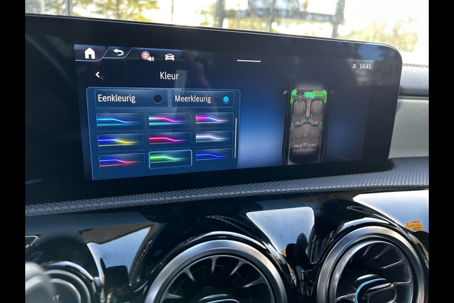 Mercedes-Benz CLA-Klasse 250e AMG // Panoramdadak // Keyless // Nightpakket // Camera // Carplay