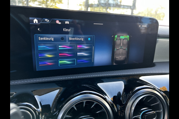 Mercedes-Benz CLA-Klasse 250e AMG // Panoramdadak // Keyless // Nightpakket // Camera // Carplay