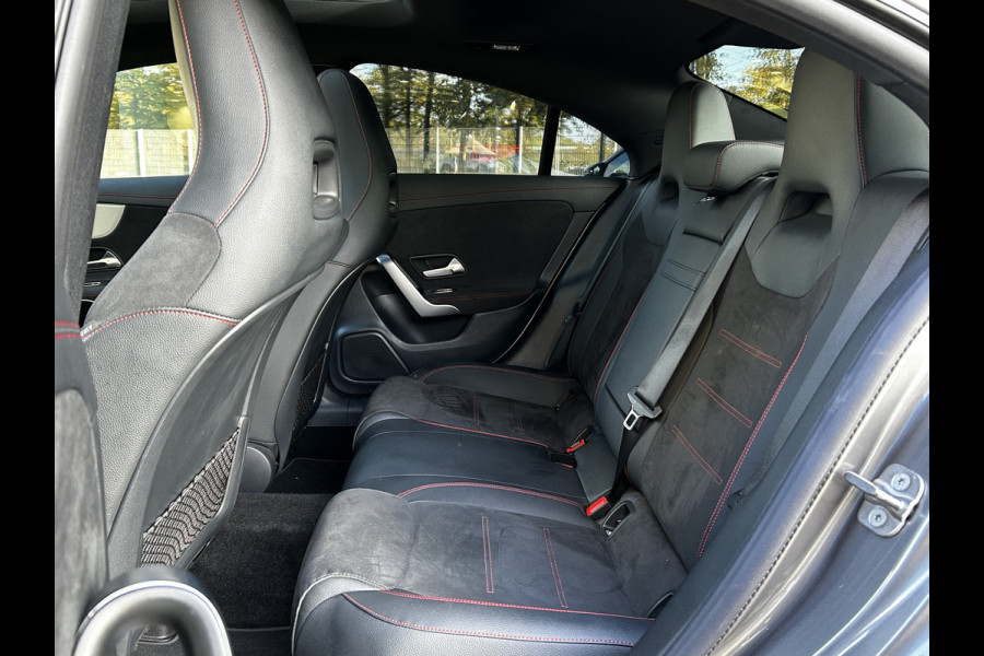 Mercedes-Benz CLA-Klasse 250e AMG // Panoramdadak // Keyless // Nightpakket // Camera // Carplay