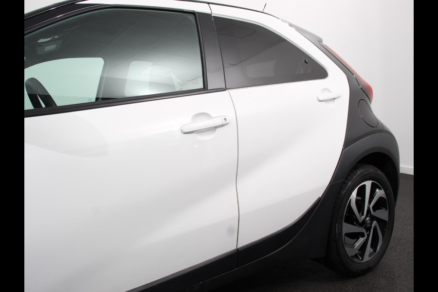 Toyota Aygo X 1.0 VVT-i S-CVT Automaat Trend Navigatie Apple Carplay/Android Auto Climate Control Cruise Control Adaptive 17"Lichtmetalen velgen Camera