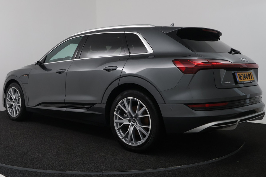 Audi e-tron 50 quattro S edition 71 kWh (PANORAMADAK, TREKHAAK, STOELVERWARMING, CAMERA, ELEKTR STOELEN)