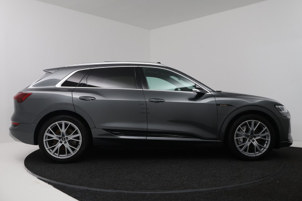 Audi e-tron 50 quattro S edition 71 kWh (PANORAMADAK, TREKHAAK, STOELVERWARMING, CAMERA, ELEKTR STOELEN)