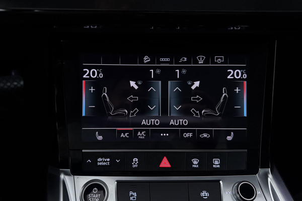 Audi e-tron 50 quattro S edition 71 kWh (PANORAMADAK, TREKHAAK, STOELVERWARMING, CAMERA, ELEKTR STOELEN)