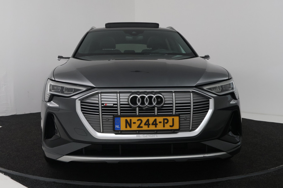 Audi e-tron 50 quattro S edition 71 kWh (PANORAMADAK, TREKHAAK, STOELVERWARMING, CAMERA, ELEKTR STOELEN)