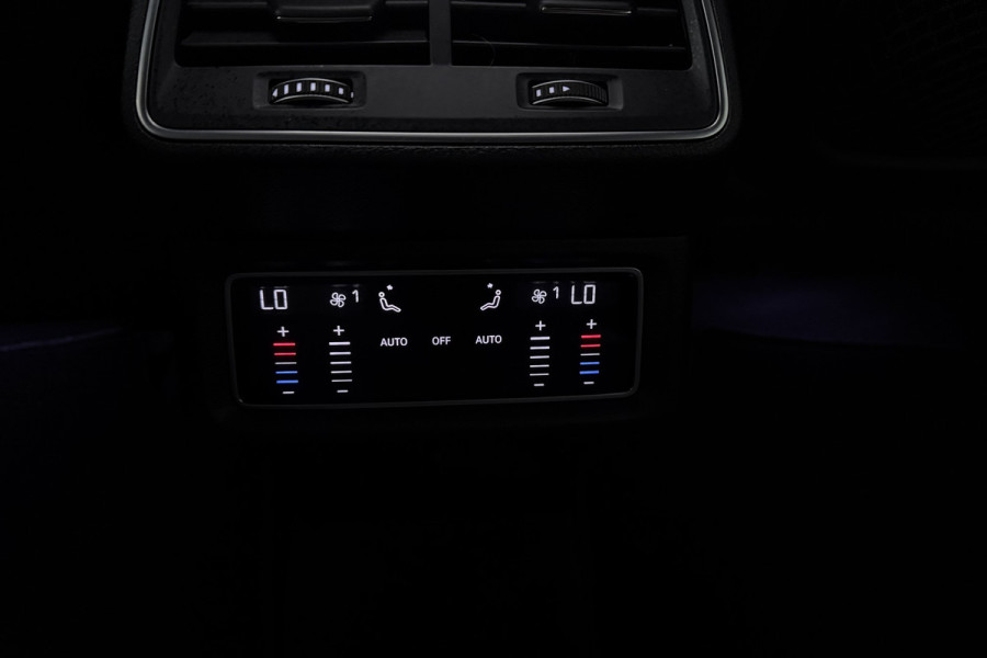 Audi e-tron 50 quattro S edition 71 kWh (PANORAMADAK, TREKHAAK, STOELVERWARMING, CAMERA, ELEKTR STOELEN)