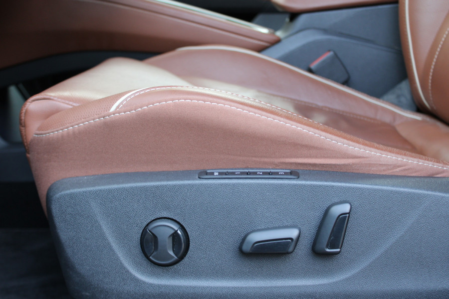 Škoda ENYAQ iV 80 First Edition | Trekhaak | Adaptieve cruise | Memory | Elek. achterklep