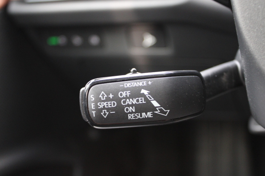 Škoda ENYAQ iV 80 First Edition | Trekhaak | Adaptieve cruise | Memory | Elek. achterklep