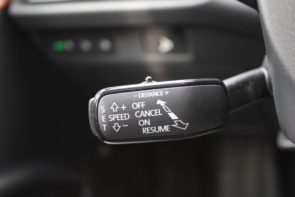 Škoda ENYAQ iV 80 First Edition | Trekhaak | Adaptieve cruise | Memory | Elek. achterklep