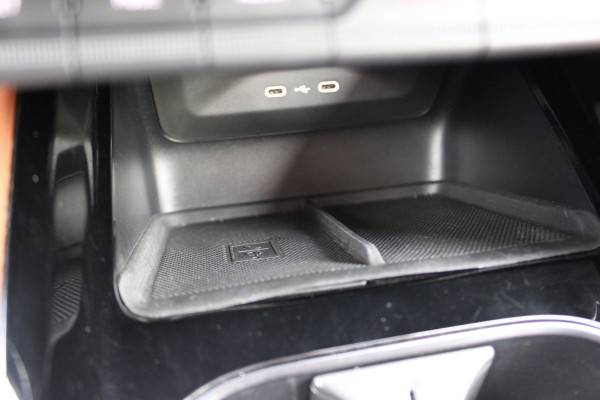 Škoda ENYAQ iV 80 First Edition | Trekhaak | Adaptieve cruise | Memory | Elek. achterklep