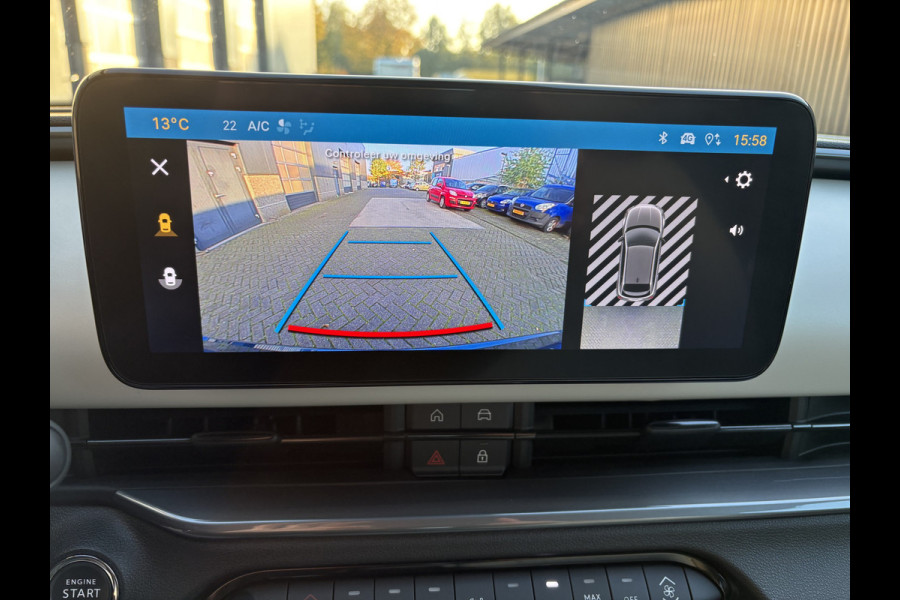 Fiat 600E La Prima 54 kWh Achteruitrijcamera - Apple carplay - Airco - Draadloze telefoonlader - Parkeersensoren - Navigatie - Licht metalen velgen 18 inch - Stoelverwarming - Voorstoelen met massagefunctie - Led verlichting - Mistlampen - Stuur multifunctioneel - Bluetooth - Cruise control - Dodehoekdetectie - Elektrische ramen - Extra getint glas achter - Keyless start/entry