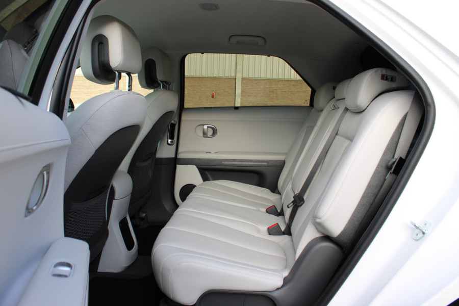 Hyundai IONIQ 5 UNIQ 77.4 kWh SOh 97.9% LEER LED NAVI 17000KM!!!