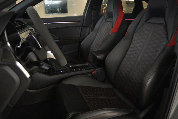 Audi RS Q3 Sportback TFSI Pano/B&O/Camera/Carplay/RSStoelen/BOMVOL
