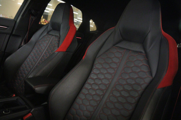 Audi RS Q3 Sportback TFSI Pano/B&O/Camera/Carplay/RSStoelen/BOMVOL