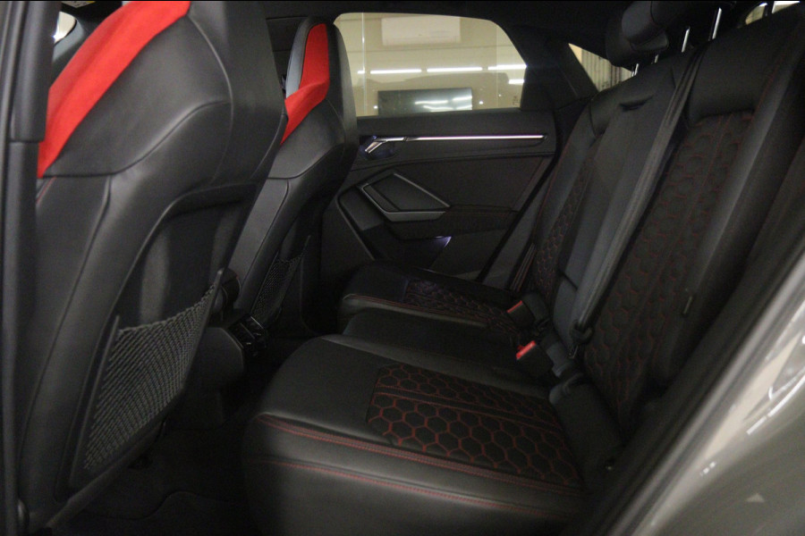 Audi RS Q3 Sportback TFSI Pano/B&O/Camera/Carplay/RSStoelen/BOMVOL