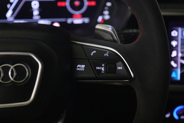 Audi RS Q3 Sportback TFSI Pano/B&O/Camera/Carplay/RSStoelen/BOMVOL