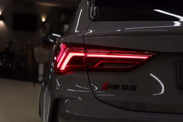 Audi RS Q3 Sportback TFSI Pano/B&O/Camera/Carplay/RSStoelen/BOMVOL