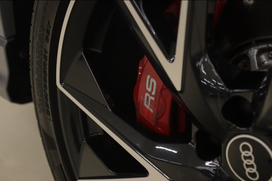 Audi RS Q3 Sportback TFSI Pano/B&O/Camera/Carplay/RSStoelen/BOMVOL