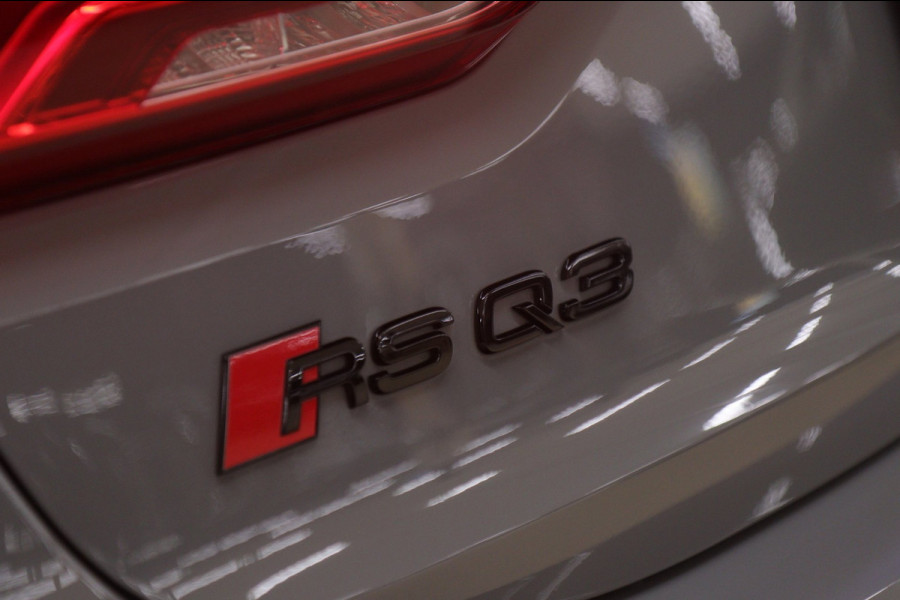 Audi RS Q3 Sportback TFSI Pano/B&O/Camera/Carplay/RSStoelen/BOMVOL