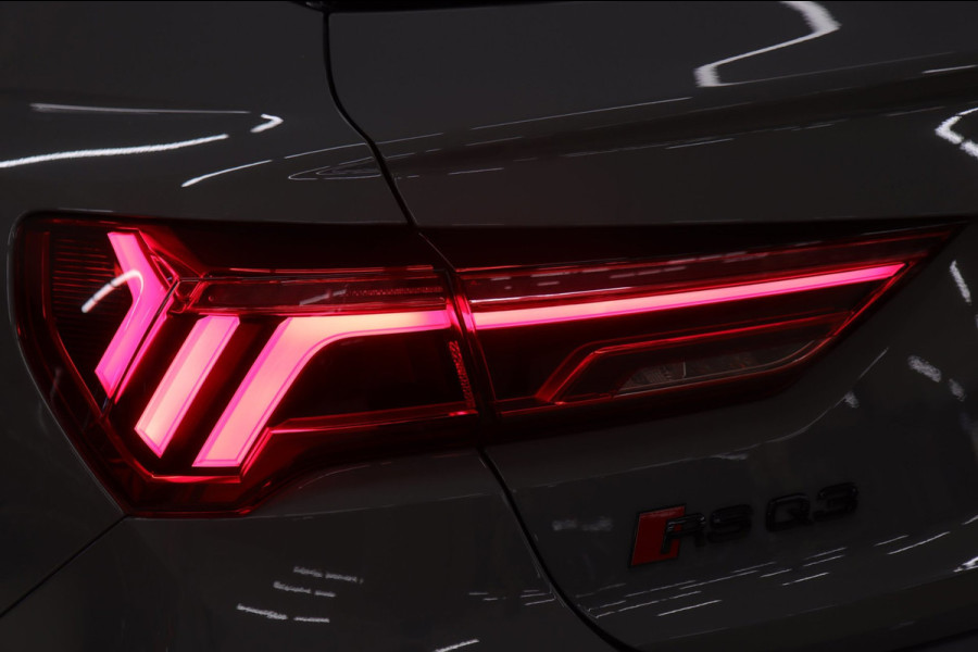 Audi RS Q3 Sportback TFSI Pano/B&O/Camera/Carplay/RSStoelen/BOMVOL