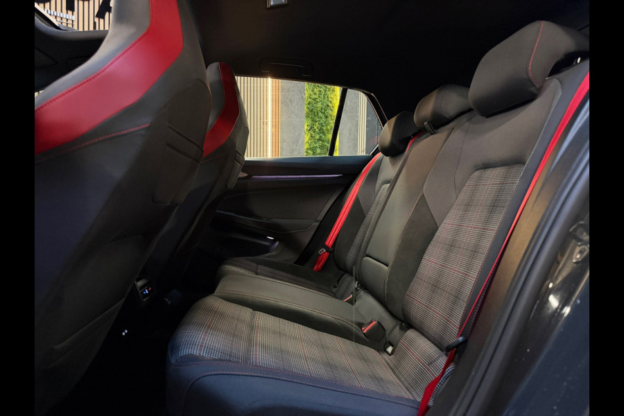 Volkswagen Golf 2.0 TSI GTI |PANO|ACC|245PK|CARPLAY|NIGHTPAKKET|LANE ASSIST|18 INCH|DEALER ONDERHOUDEN|SFEERVERLICHTING|