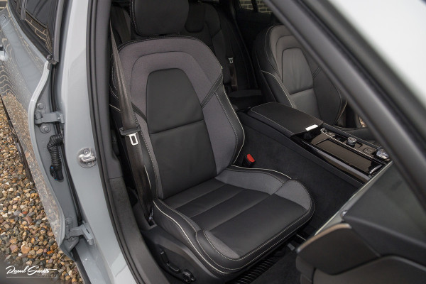 Volvo V60 2.0 T8 Plug-in hybrid AWD Plus Dark | Panoramadak | Adaptieve cruise | Harman Kardon | Memory | Blis |