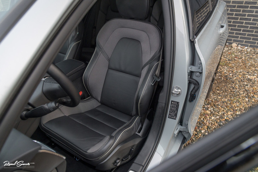 Volvo V60 2.0 T8 Plug-in hybrid AWD Plus Dark | Panoramadak | Adaptieve cruise | Harman Kardon | Memory | Blis |