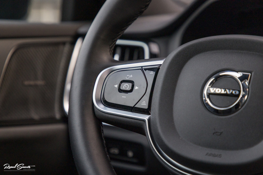 Volvo V60 2.0 T8 Plug-in hybrid AWD Plus Dark | Panoramadak | Adaptieve cruise | Harman Kardon | Memory | Blis |