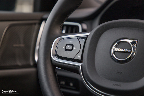 Volvo V60 2.0 T8 Plug-in hybrid AWD Plus Dark | Panoramadak | Adaptieve cruise | Harman Kardon | Memory | Blis |