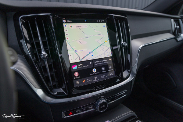 Volvo V60 2.0 T8 Plug-in hybrid AWD Plus Dark | Panoramadak | Adaptieve cruise | Harman Kardon | Memory | Blis |