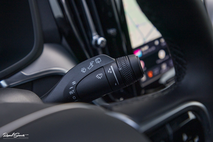 Volvo V60 2.0 T8 Plug-in hybrid AWD Plus Dark | Panoramadak | Adaptieve cruise | Harman Kardon | Memory | Blis |