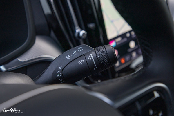 Volvo V60 2.0 T8 Plug-in hybrid AWD Plus Dark | Panoramadak | Adaptieve cruise | Harman Kardon | Memory | Blis |