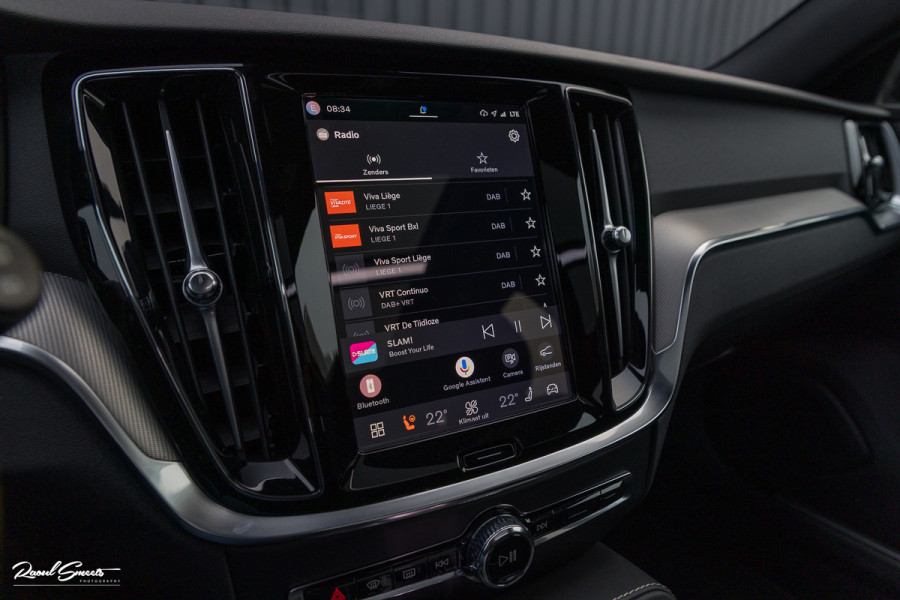 Volvo V60 2.0 T8 Plug-in hybrid AWD Plus Dark | Panoramadak | Adaptieve cruise | Harman Kardon | Memory | Blis |